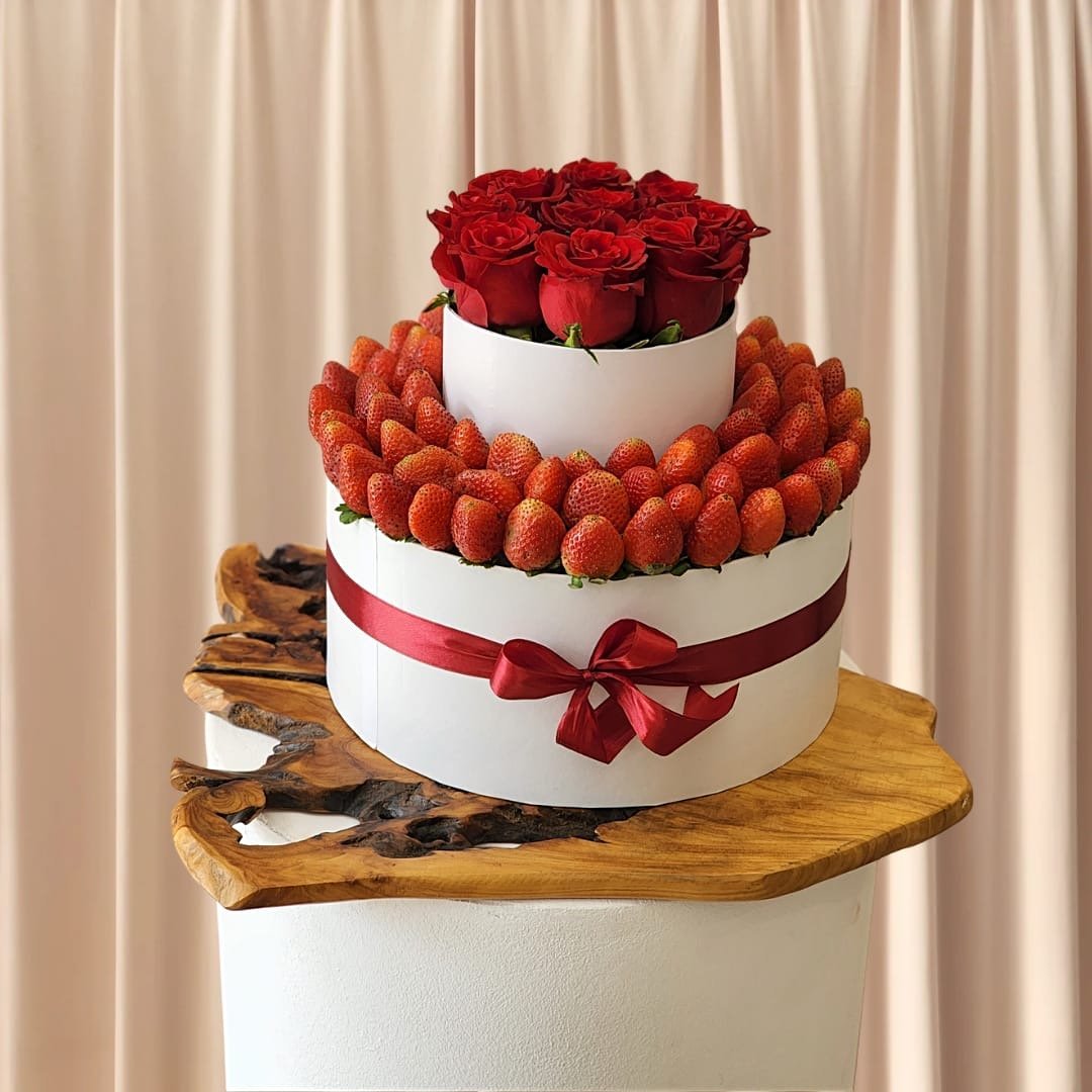 1511db2e-1495-4024-9a4f-2c475852dfc3.jpeg بوكس الورد مع الفراله - الصورة 1