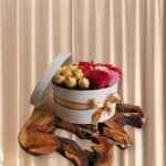 بوكس الورد الملون اللطيف مع الفروشيه