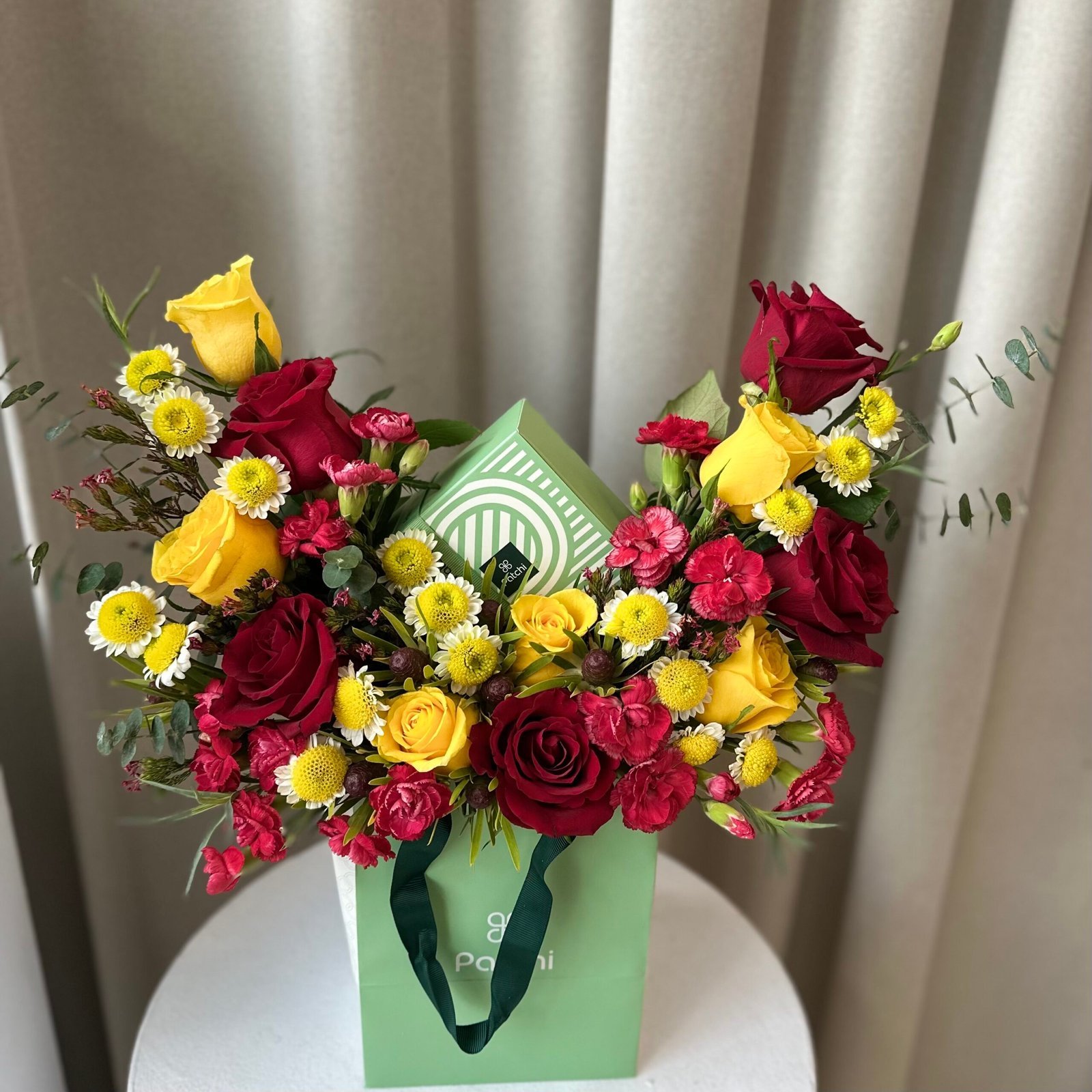 IMG_0354-1-scaled-1.jpeg كيس شوكولاته باتشي - الصورة 1