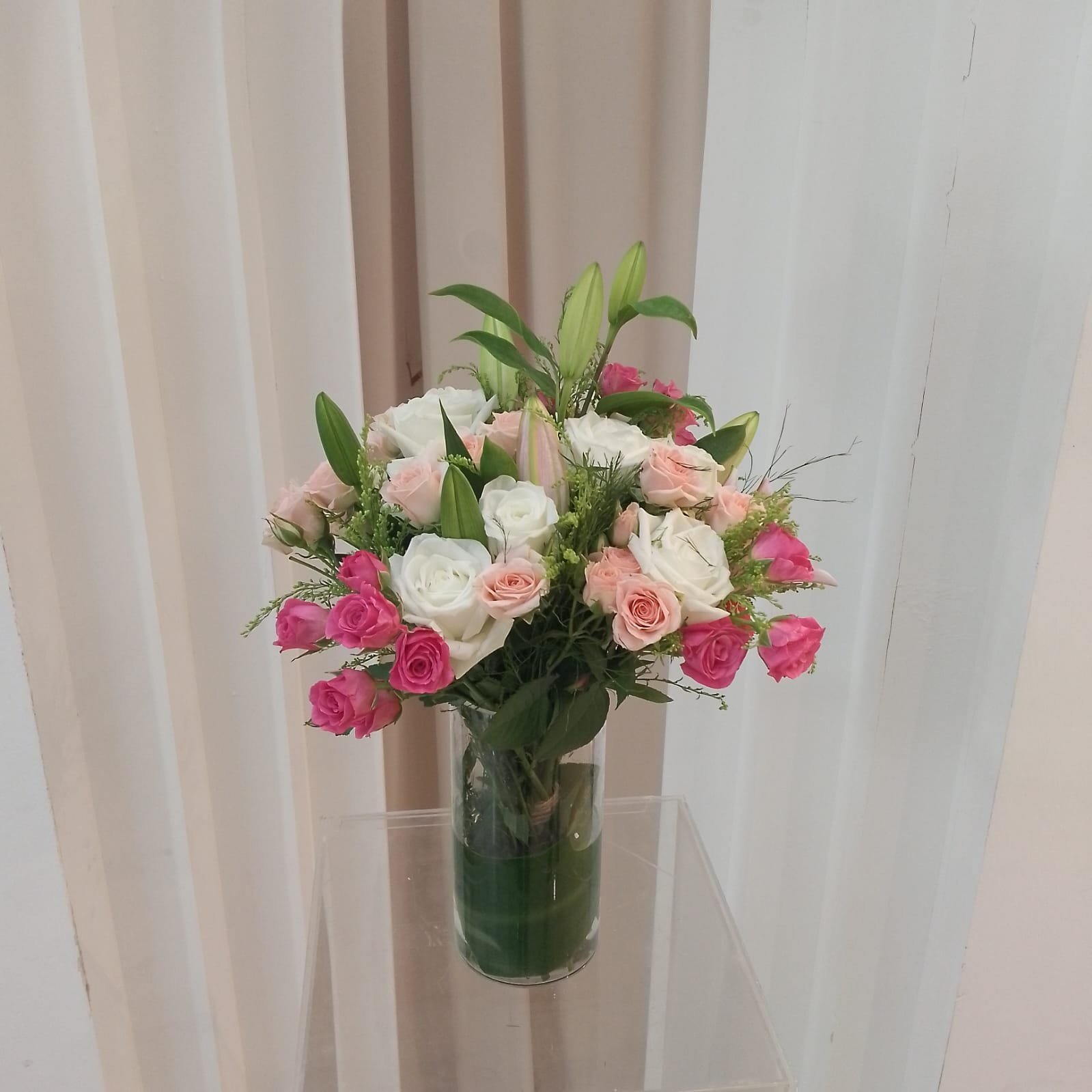 cf93159b-994b-47a4-a3cb-303f403c6a68-2.jpeg زهرية أزهار اللطافه - الصورة 1